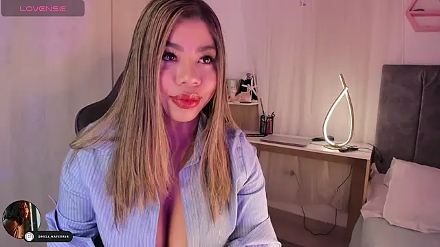 Snapshot of Melina_Ferrer1 chatting on 10/30/25, 11:08 Melina Ferrer1 online show from 10/30/25, 11:08