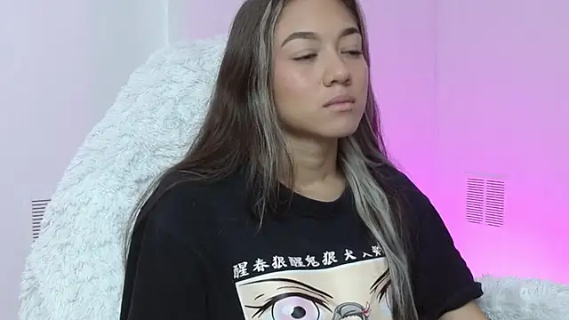 Snapshot of hantonella_ chatting on 12/05/25, 03:21 hantonella online show from 12/05/25, 03:21