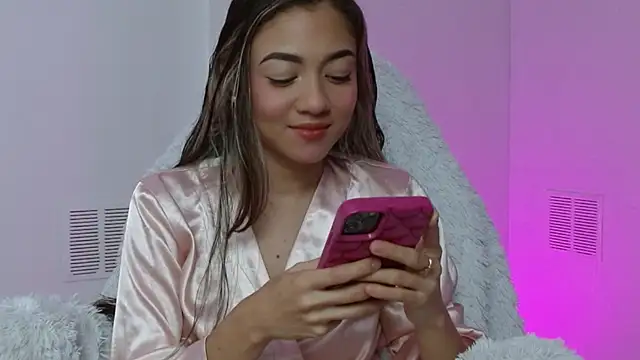 Snapshot of hantonella_ chatting on 12/03/25, 04:50 hantonella online show from 12/03/25, 04:50