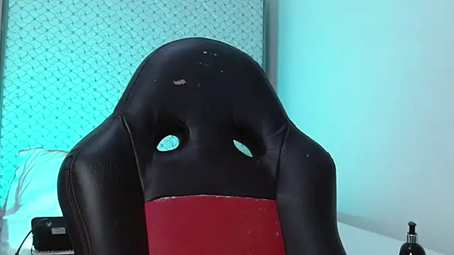 Snapshot of hantonella_ chatting on 06/16/26, 12:27 hantonella online show from 06/16/26, 12:27