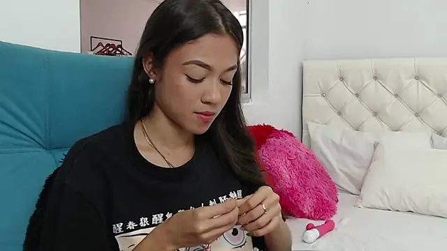 hantonella  online show from 02/17/25, 02:49