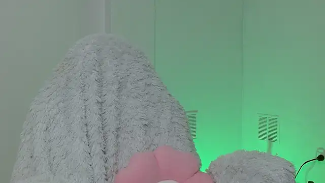 hantonella  online show from 10/27/25, 12:39