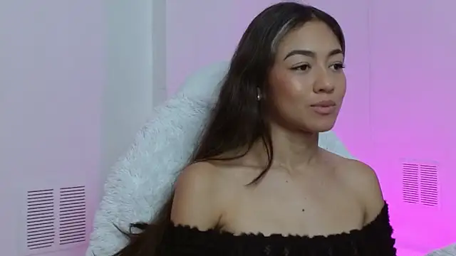 Snapshot of hantonella_ chatting on 11/28/25, 03:34 hantonella online show from 11/28/25, 03:34