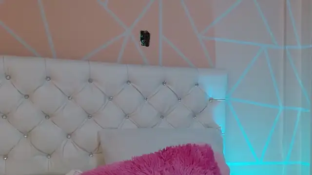 hantonella  online show from 10/08/25, 05:35