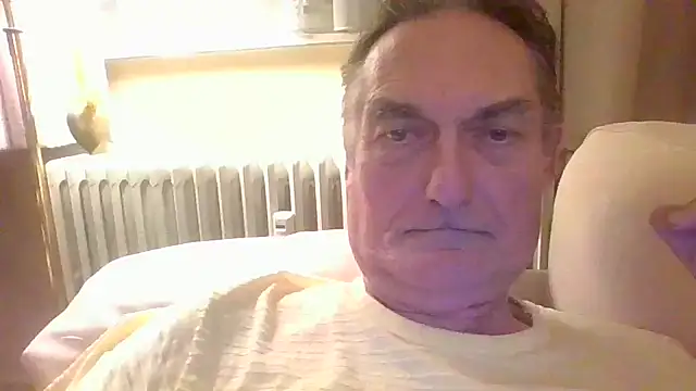 Snapshot of Alain-Bertrand chatting on 10/22/25, 05:12 Alain-Bertrand online show from 10/22/25, 05:12