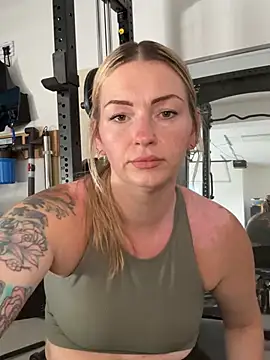 MaggieMayI89 online show from 06/19/26, 05:52