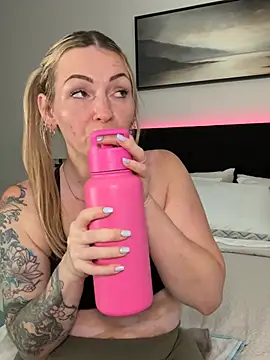 MaggieMayI89 online show from 06/05/26, 06:02