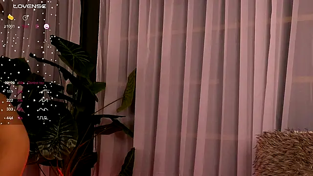 CynthiaWest online show from 11/20/25, 04:24