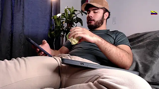 caprywilliams online show from 11/14/25, 12:31