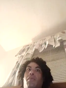 prettyythickk420 online show from 09/29/25, 05:58