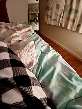 prettyythickk420 online show from 10/09/25, 04:13