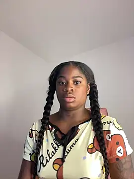 Snapshot of Tamara_Lubezkii chatting on 03/08/25, 04:45 Tamara Lubezkii online show from 03/08/25, 04:45