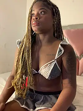 Snapshot of Tamara_Lubezkii chatting on 02/07/25, 10:09 Tamara Lubezkii online show from 02/07/25, 10:09