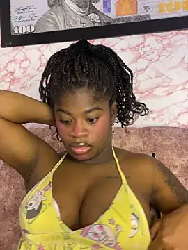 Snapshot of Tamara_Lubezkii chatting on 10/29/25, 10:20 Tamara Lubezkii online show from 10/29/25, 10:20