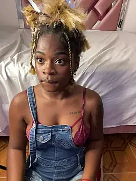 Snapshot of Tamara_Lubezkii chatting on 02/23/25, 11:36 Tamara Lubezkii online show from 02/23/25, 11:36