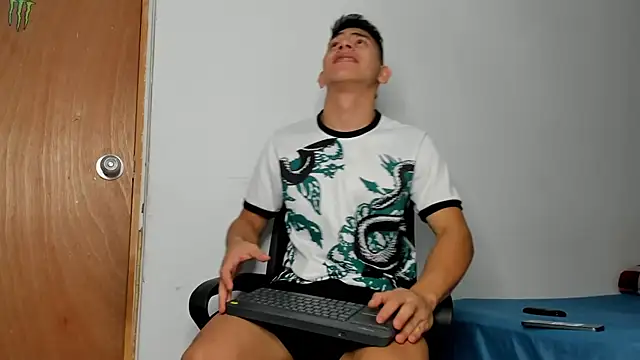 andrew rose  online show from 12/05/25, 06:50