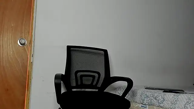 andrew rose  online show from 05/03/26, 04:21