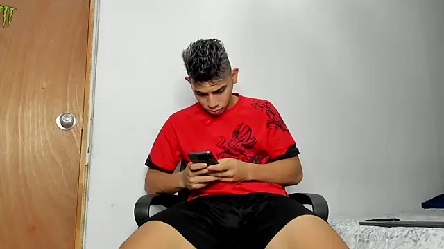 andrew rose  online show from 12/18/25, 06:23