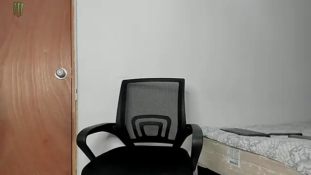 andrew rose  online show from 11/12/25, 11:08