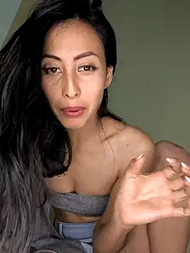 Snapshot of Anahi_cake chatting on 03/18/25, 11:31 Anahi cake online show from 03/18/25, 11:31