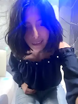 Snapshot of Anahi_cake chatting on 12/15/25, 07:52 Anahi cake online show from 12/15/25, 07:52