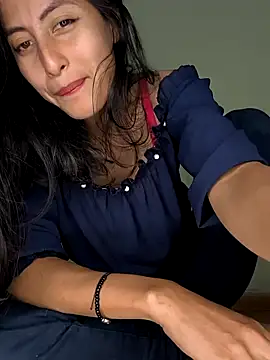 Snapshot of Anahi_cake chatting on 03/11/25, 04:19 Anahi cake online show from 03/11/25, 04:19