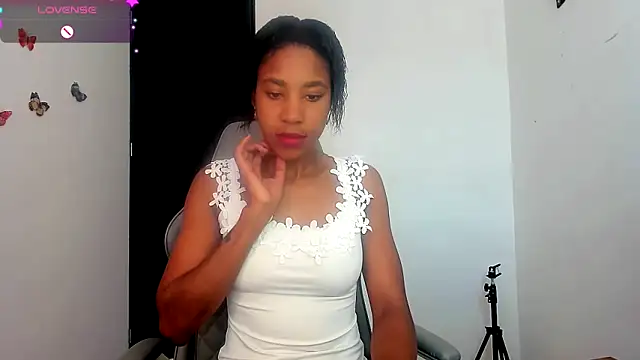 Snapshot of Nala_j8 chatting on 11/18/25, 02:31 Nala j8 online show from 11/18/25, 02:31