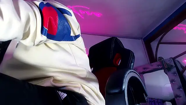 Snapshot of Lina23_ chatting on 01/08/26, 11:38 Lina23 online show from 01/08/26, 11:38