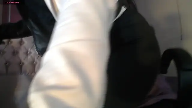 Snapshot of Lina23_ chatting on 03/02/26, 02:57 Lina23 online show from 03/02/26, 02:57