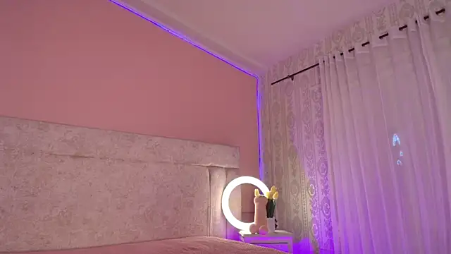 VeronicaMartiin online show from 10/31/25, 09:32