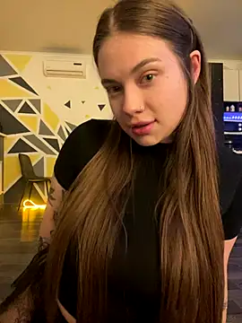 Snapshot of Vikki_toriya chatting on 09/26/25, 09:21 Vikki toriya online show from 09/26/25, 09:21