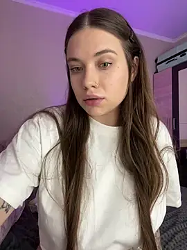 Snapshot of Vikki_toriya chatting on 10/09/25, 02:06 Vikki toriya online show from 10/09/25, 02:06