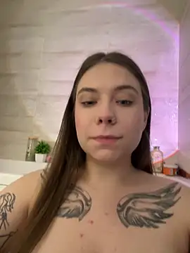 Snapshot of Vikki_toriya chatting on 03/10/25, 06:38 Vikki toriya online show from 03/10/25, 06:38