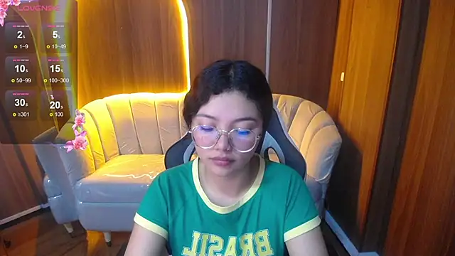 victoria castillo b online show from 11/28/25, 03:12