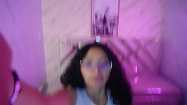 Snapshot of victoria_castillo_b chatting on 03/13/25, 06:37 victoria castillo b online show from 03/13/25, 06:37