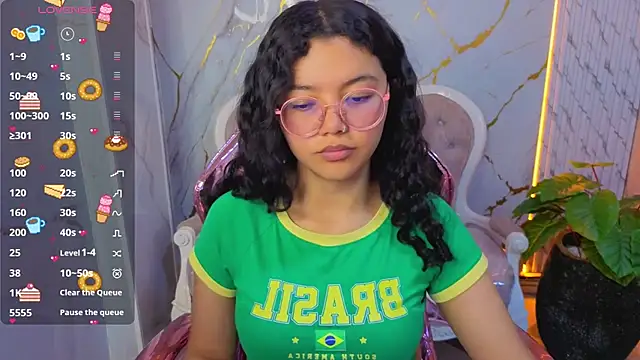 victoria castillo b online show from 03/25/26, 07:46