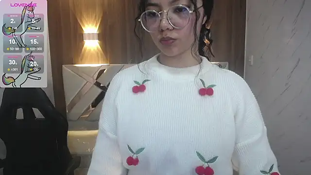 victoria castillo b online show from 10/25/25, 03:06