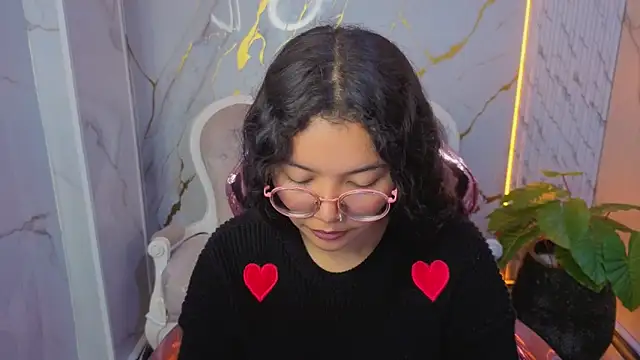 victoria castillo b online show from 03/23/26, 07:58