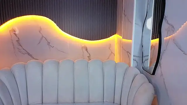 Snapshot of victoria_castillo_b chatting on 02/05/26, 07:53 victoria castillo b online show from 02/05/26, 07:53