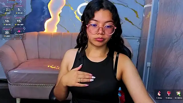 victoria castillo b online show from 04/19/26, 03:07