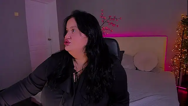 MonaSteele online show from 11/28/25, 01:22