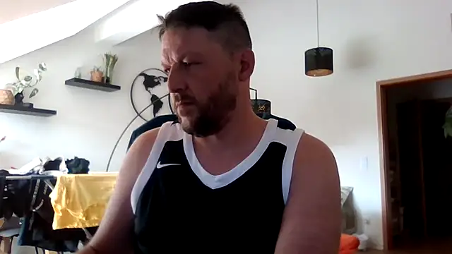 Snapshot of BennyLommy chatting on 07/20/26, 01:35 BennyLommy online show from 07/20/26, 01:35