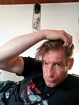 MArciQuarky online show from 02/18/25, 03:31