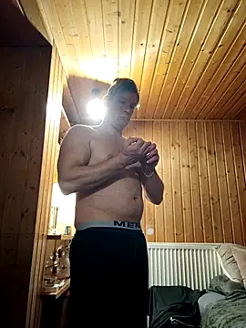 MArciQuarky online show from 11/26/25, 07:36