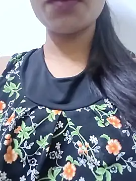 Snapshot of Sarita_7 chatting on 09/14/25, 10:04 Sarita 7 online show from 09/14/25, 10:04