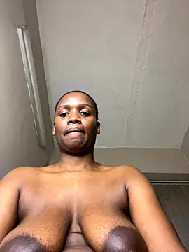 Snapshot of Kinkyy_ chatting on 09/20/25, 08:58 Kinkyy  online show from 09/20/25, 08:58