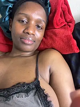 Snapshot of Kinkyy_ chatting on 10/19/25, 10:23 Kinkyy  online show from 10/19/25, 10:23