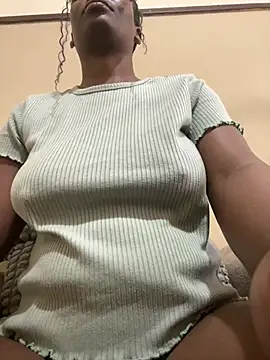 Snapshot of Kinkyy_ chatting on 03/12/25, 02:12 Kinkyy  online show from 03/12/25, 02:12