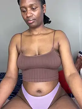 Snapshot of Kinkyy_ chatting on 10/24/25, 10:47 Kinkyy  online show from 10/24/25, 10:47