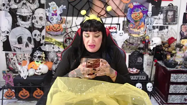 Rollyderolandia666 online show from 10/31/25, 04:25